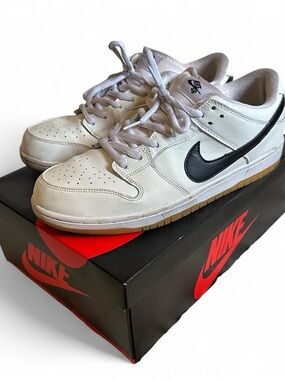 Nike SB dunk Men's White and Black Low-Top Sneakers size 13